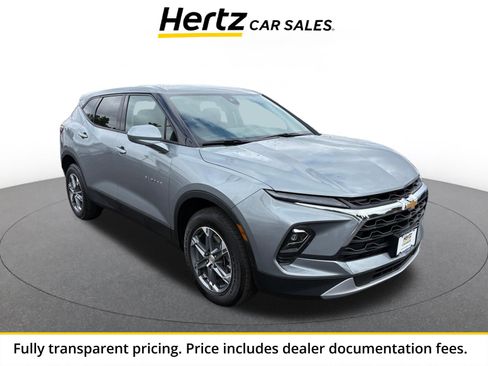 Used 2025 Chevrolet Blazer LT FWD image 1