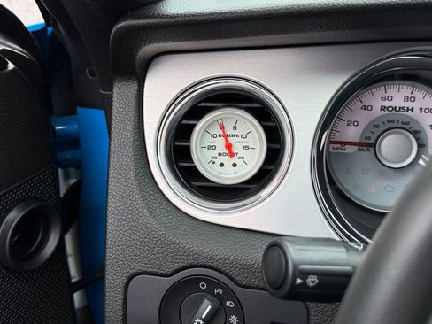 Used 2010 Ford Mustang GT RWD image 19