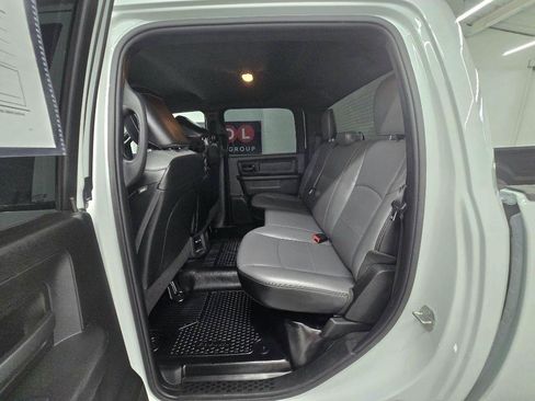 Used 2023 RAM 2500 Tradesman w/ Chrome Appearance Group AWD/4WD image 15
