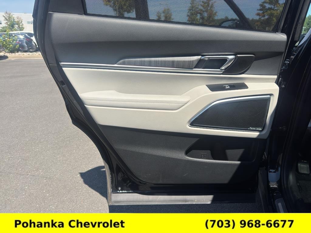 Used 2024 Kia Telluride SX w/ Towing Package FWD image 29