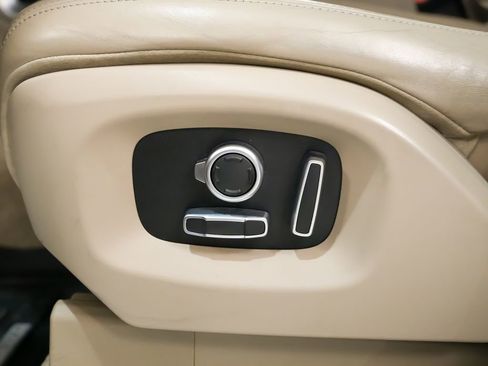 Used 2016 Land Rover Range Rover HSE image 24