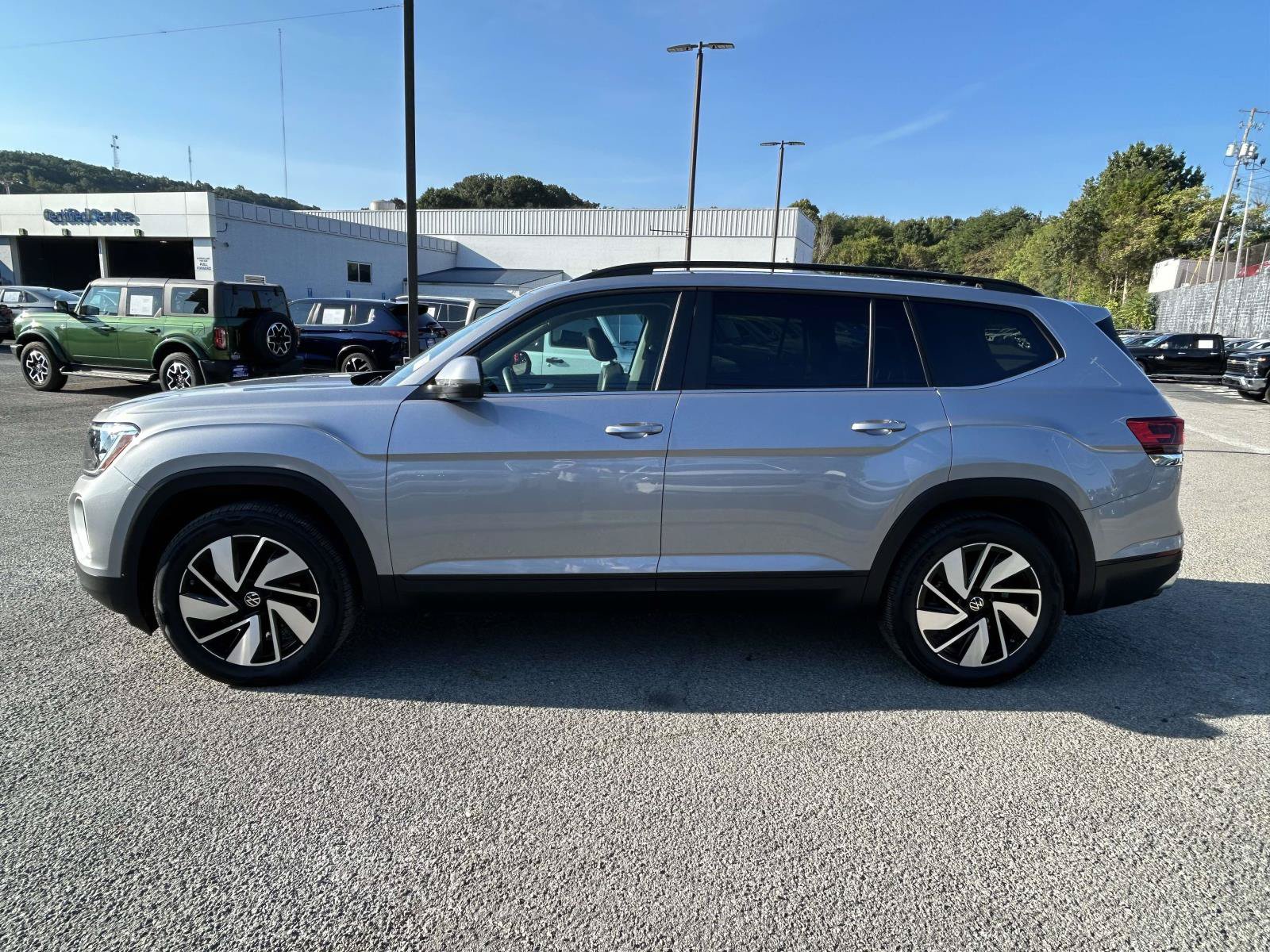 Used 2026 Volkswagen Atlas SE AWD/4WD image 4
