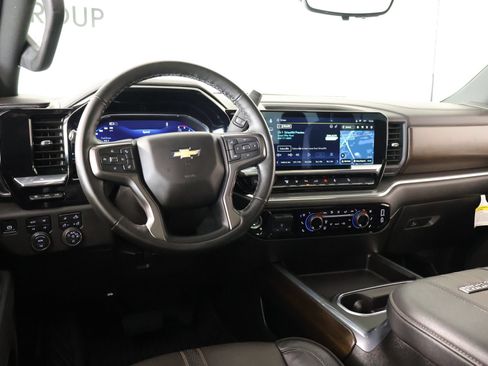 Used 2025 Chevrolet Silverado 2500 High Country w/ High Country Premium Package AWD/4WD image 2