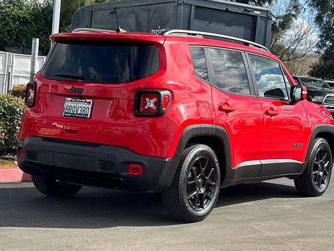 Used 2021 Jeep Cherokee Latitude Plus image 4