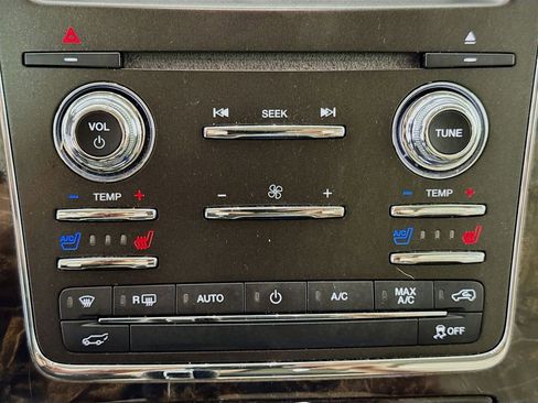 Used 2017 Lincoln Navigator Select RWD image 19