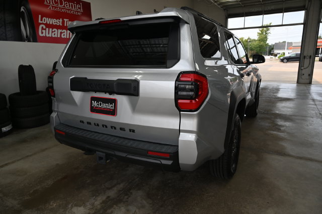 Used 2025 Toyota 4Runner SR5 AWD/4WD image 6