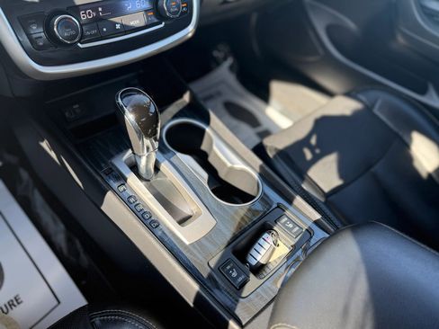 Used 2017 Nissan Altima 3.5 SL w/ 3.5SL Technology Package image 26