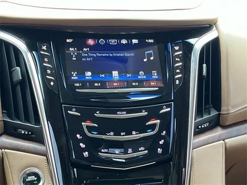 Used 2016 Cadillac Escalade Platinum image 16
