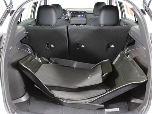 Certified 2022 Nissan Kicks SV image 17