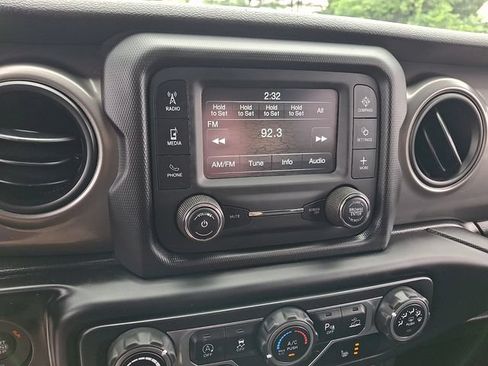 Used 2021 Jeep Gladiator Sport AWD/4WD image 18