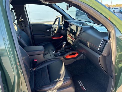 New 2025 Nissan Frontier PRO-4X w/ Pro Premium Package AWD/4WD image 15