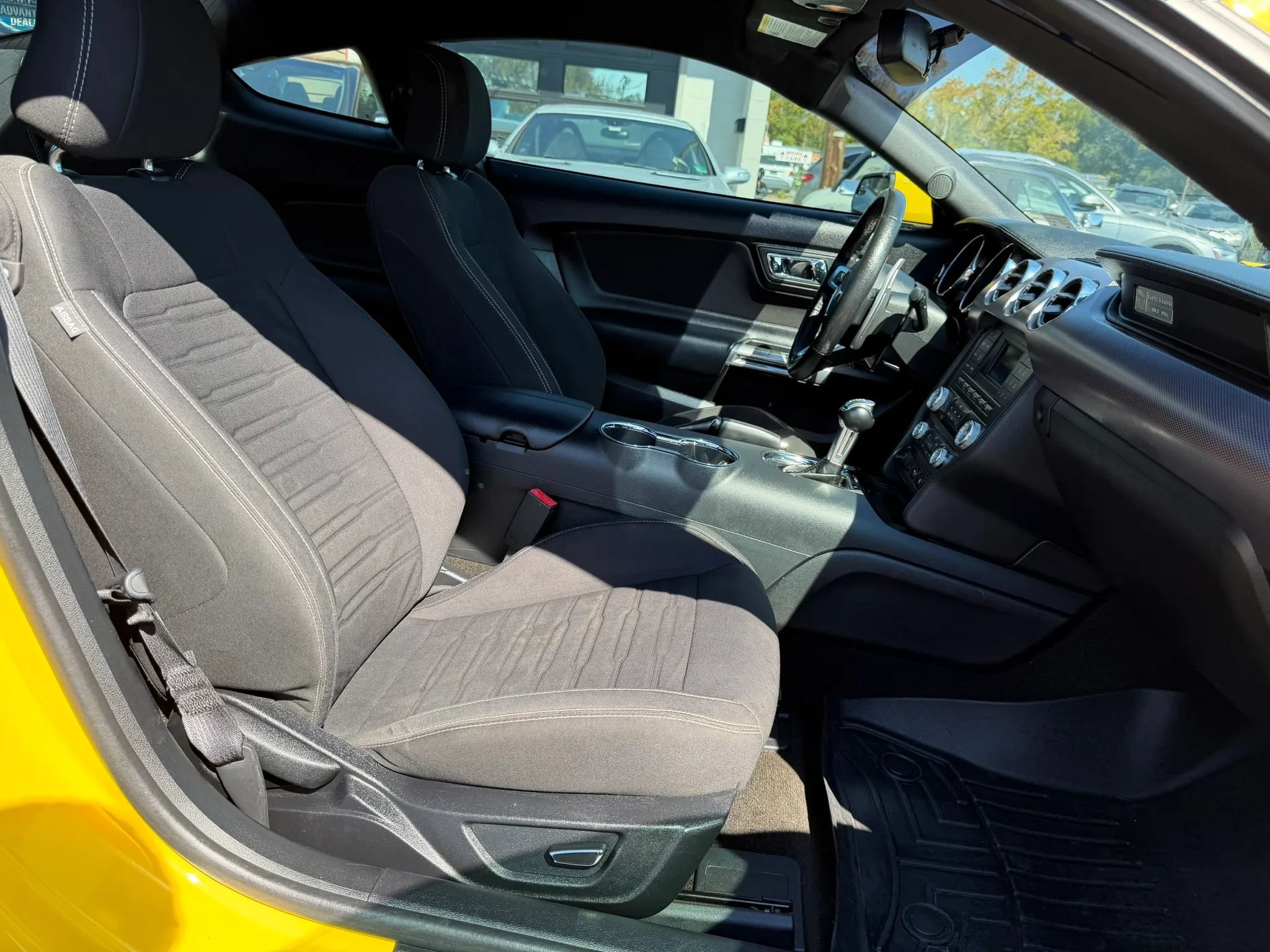 Used 2017 Ford Mustang GT w/ Black Accent Package RWD image 17