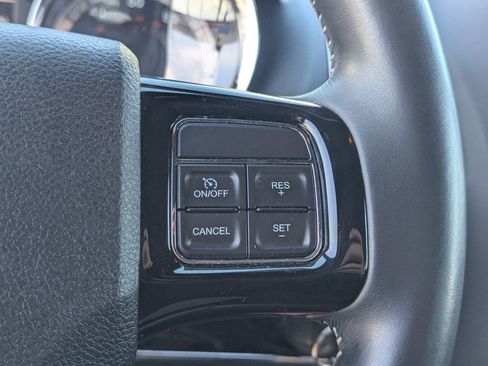 Used 2019 Dodge Grand Caravan SE image 16