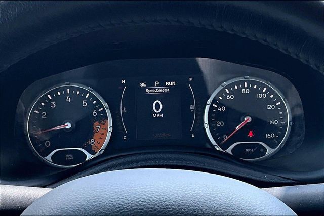 Used 2017 Jeep Renegade Latitude w/ Cold Weather Group AWD/4WD image 12