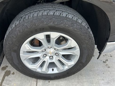 Used 2024 Chevrolet Silverado 1500 LTZ AWD/4WD image 17