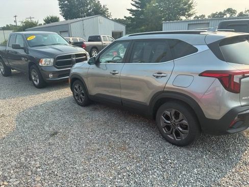 Used 2024 Kia Seltos S FWD image 3