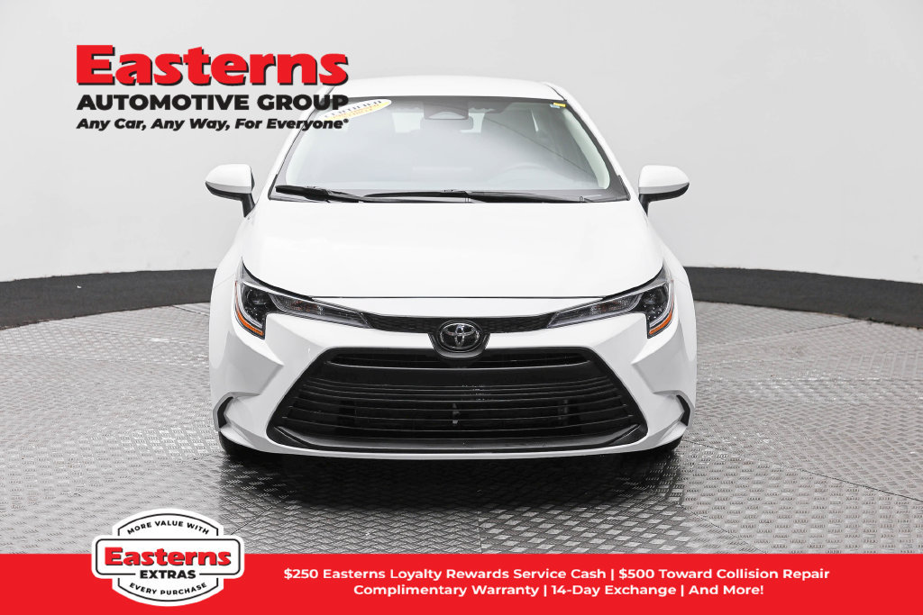 Used 2026 Toyota Corolla LE FWD image 3