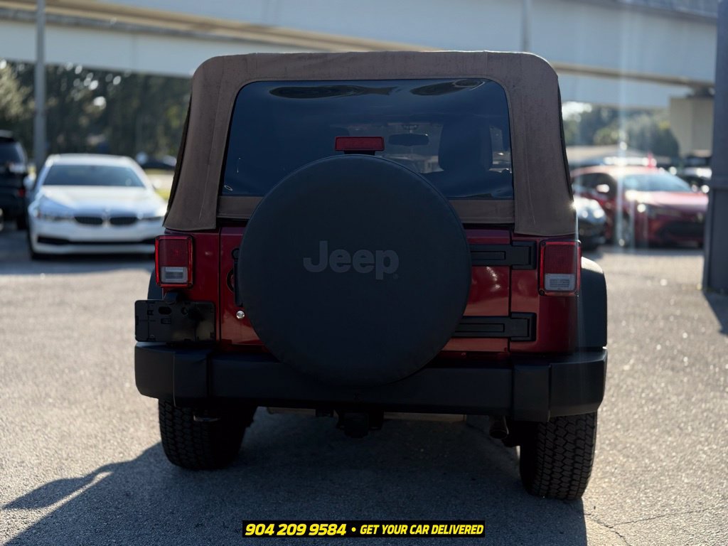 Used 2013 Jeep Wrangler Unlimited Rubicon w/ Connectivity Group AWD/4WD image 7
