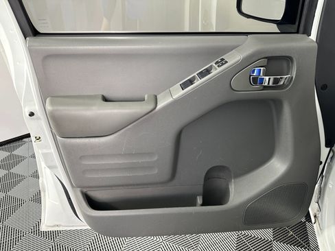 Used 2019 Nissan Frontier SV image 25