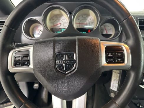 Used 2012 Dodge Challenger SXT image 9