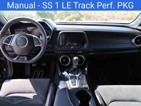 Used 2018 Chevrolet Camaro SS RWD image 11