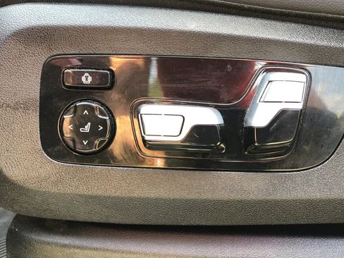 Used 2020 BMW X5 xDrive40i w/ Executive Package image 36