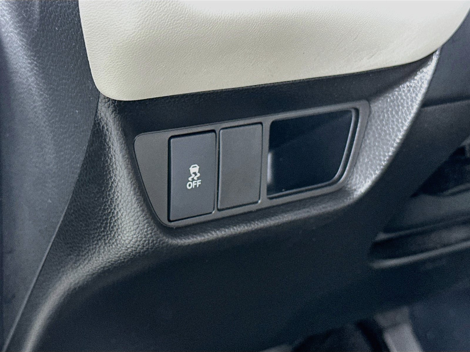 Used 2026 Honda HR-V EX-L image 10