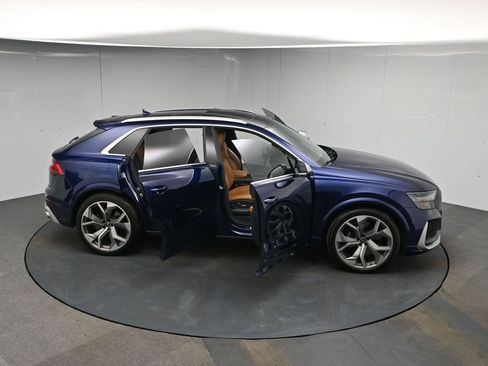 Used 2022 Audi RS Q8 w/ Luxury Package image 57