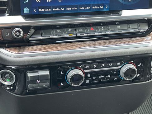 Used 2025 Chevrolet Silverado 1500 LT image 20