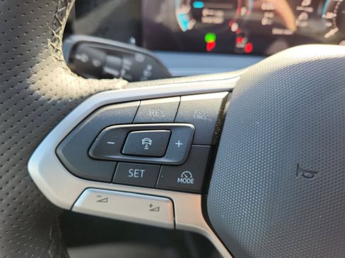 New 2026 Volkswagen Tiguan SE R-Line image 22