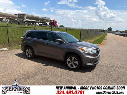 Used 2014 Toyota Highlander Limited FWD image 1