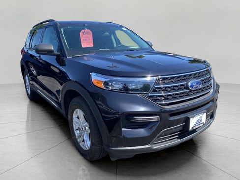 Certified 2024 Ford Explorer XLT w/ Equipment Group 202A AWD/4WD image 1