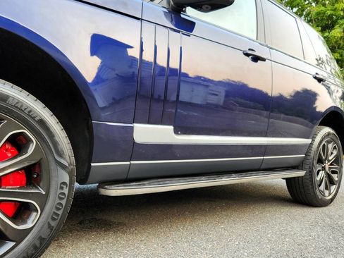 Used 2017 Land Rover Range Rover HSE image 9