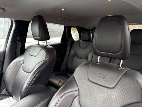 Used 2022 Jeep Cherokee Latitude Lux image 1