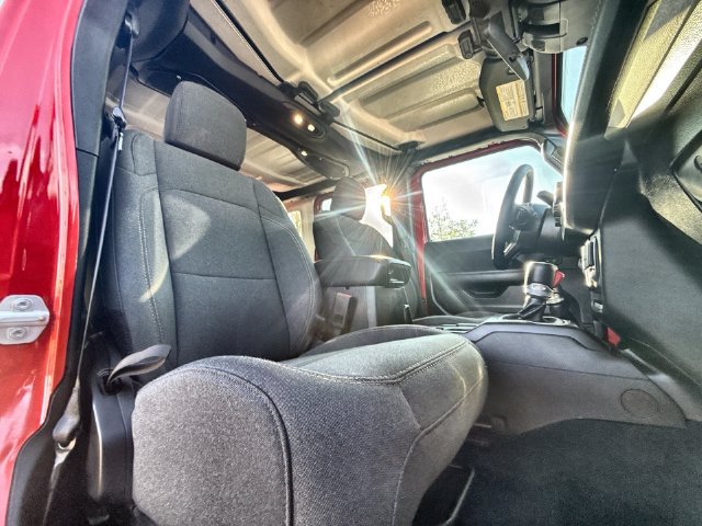 Used 2026 Jeep Wrangler Unlimited Sahara AWD/4WD image 23