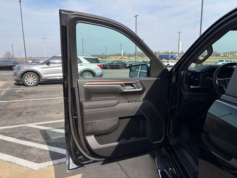 Used 2025 Chevrolet Silverado 1500 LT image 10