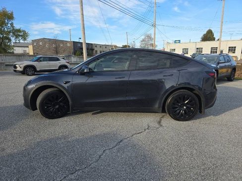 Used 2024 Tesla Model Y Long Range image 7