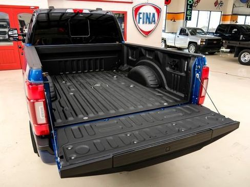 Used 2022 Ford F250 Platinum w/ FX4 Off-Road Package AWD/4WD image 9