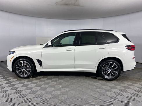 New 2026 BMW X5 xDrive40i w/ M Sport Package AWD/4WD image 4