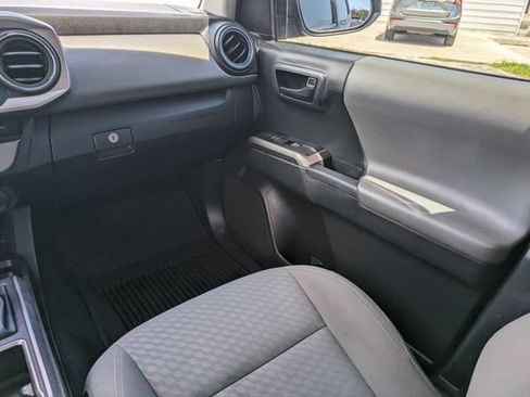 Used 2023 Toyota Tacoma SR5 RWD image 17