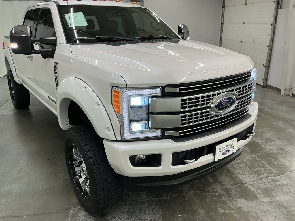 Used 2019 Ford F250 Platinum w/ Platinum Ultimate Package AWD/4WD image 16