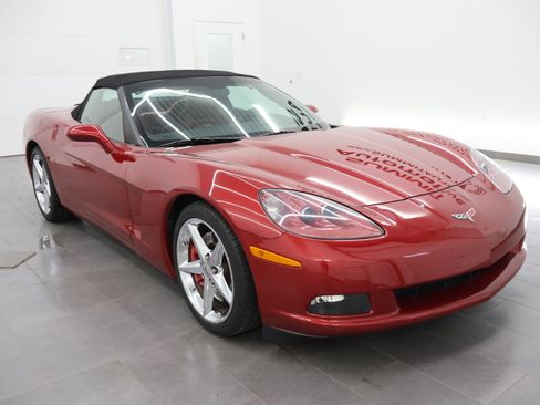Used 2012 Chevrolet Corvette Convertible w/ 3LT Preferred Equipment Group RWD image 2