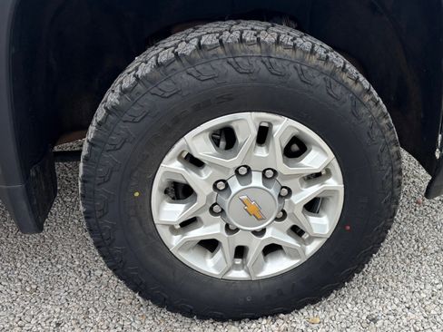 Used 2024 Chevrolet Silverado 2500 LT w/ Z71 Off-Road Package image 20