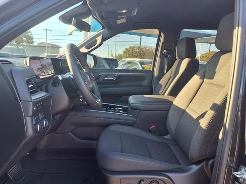 Used 2025 Chevrolet Tahoe LS image 17