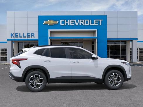 New 2026 Chevrolet Trax LT w/ Driver Confidence Package FWD image 5