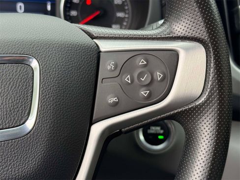 Used 2024 GMC Terrain SLE image 31