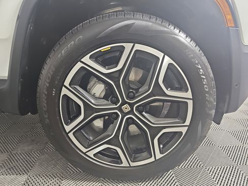 Used 2024 Rivian R1S Adventure image 12