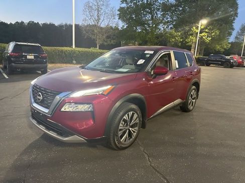 Used 2023 Nissan Rogue SV image 9