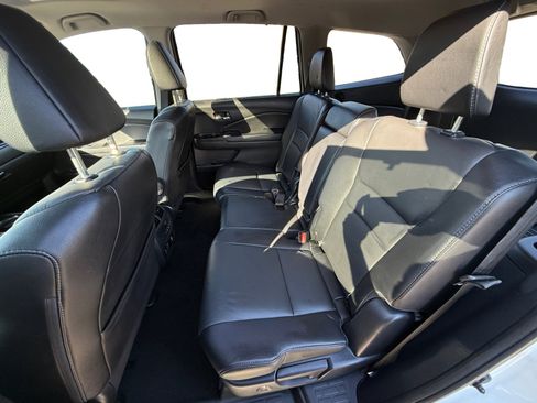 Used 2018 Honda Pilot Touring image 16