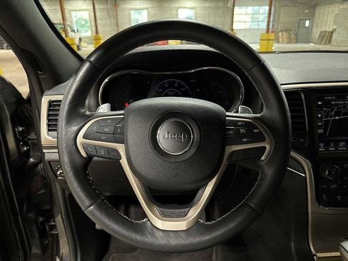 Used 2017 Jeep Grand Cherokee Limited image 18